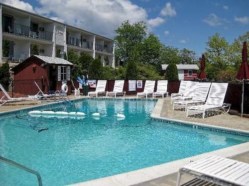 The Vista Motel 3*